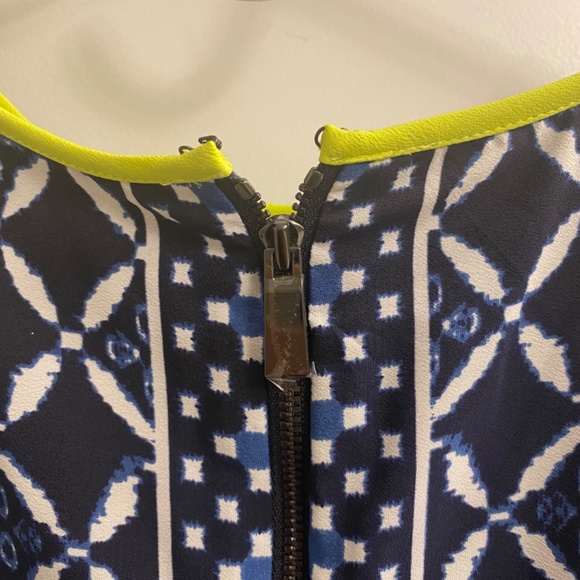 Vince Camuto Geometric print dress - Picture 9 of 9